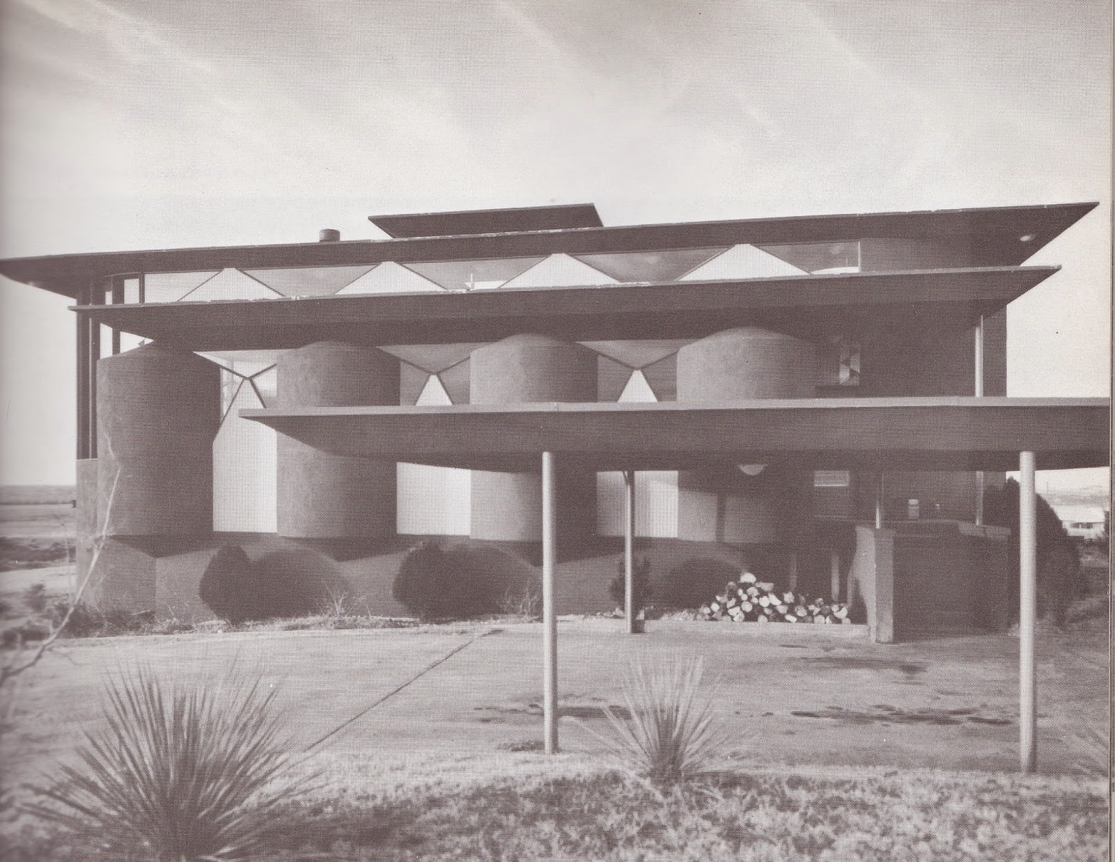 El Arquitecto Impenitente LA INSOLITA ARQUITECTURA DE BRUCE GOFF