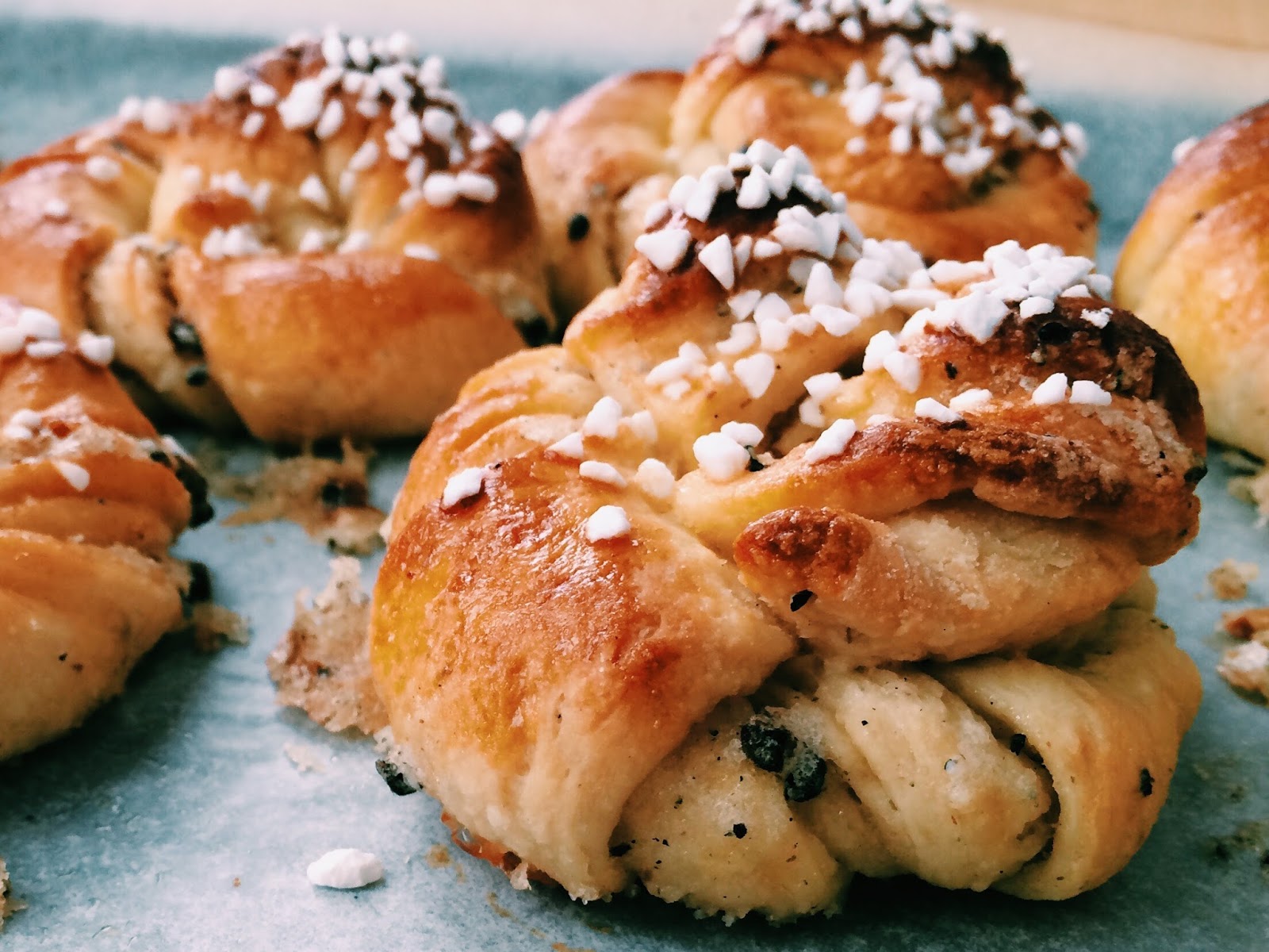 Alice Bakes a Cake Cardamom buns