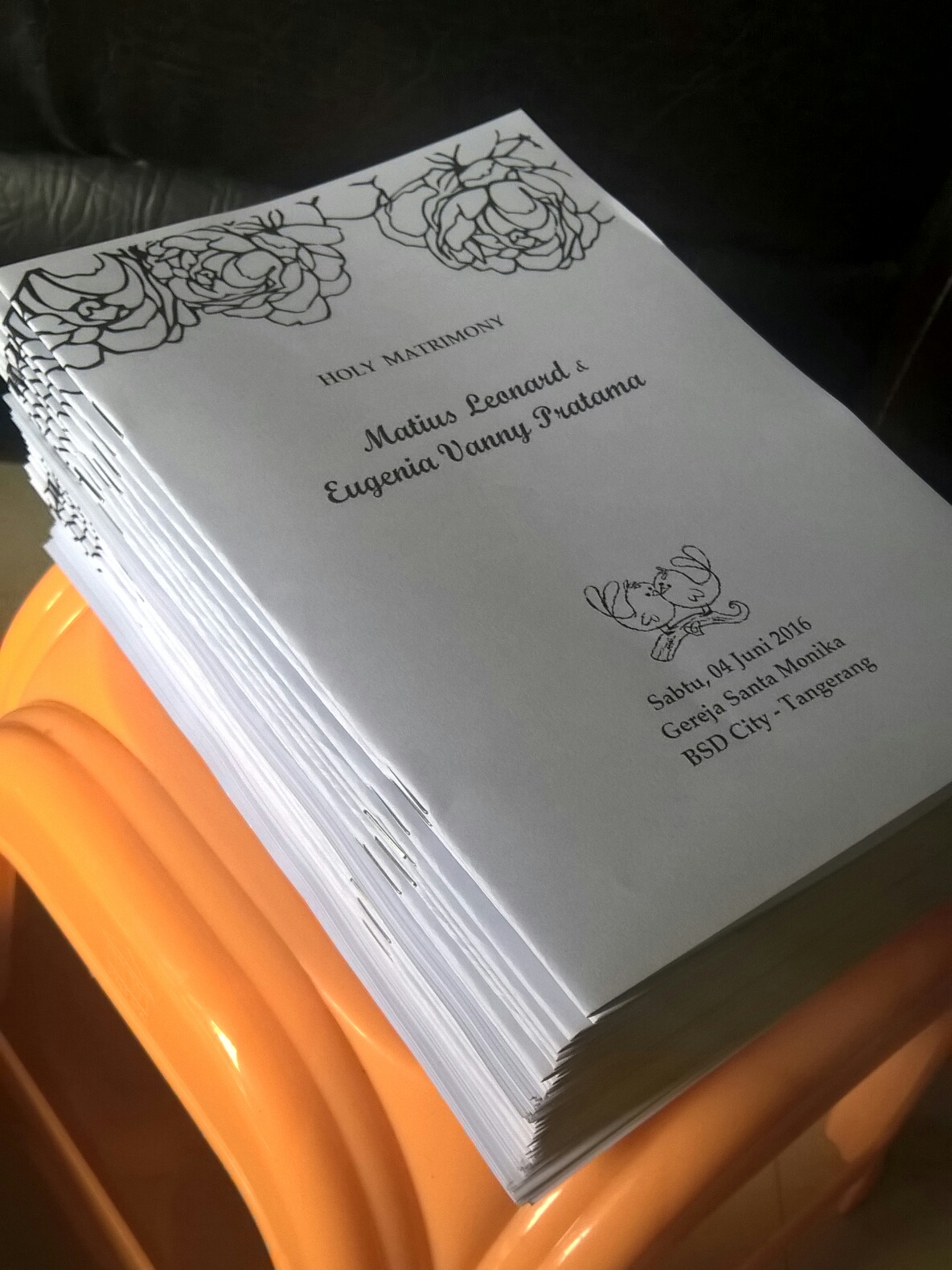 Mr and Mrs Leonard [DIY Wedding Stuffs] Buku Misa