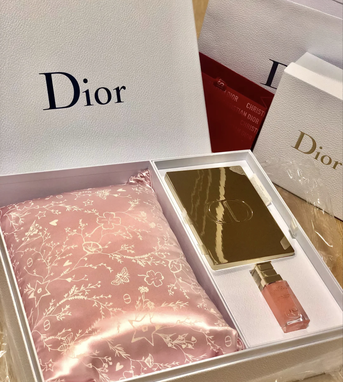 Dior Loyalty Program - Silver Gift Unboxing #dior #diorloyaltyprogram