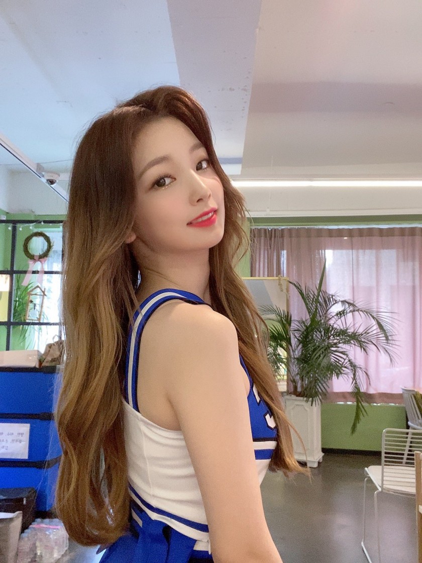 치어리더 느낌의 로켓펀치 연희