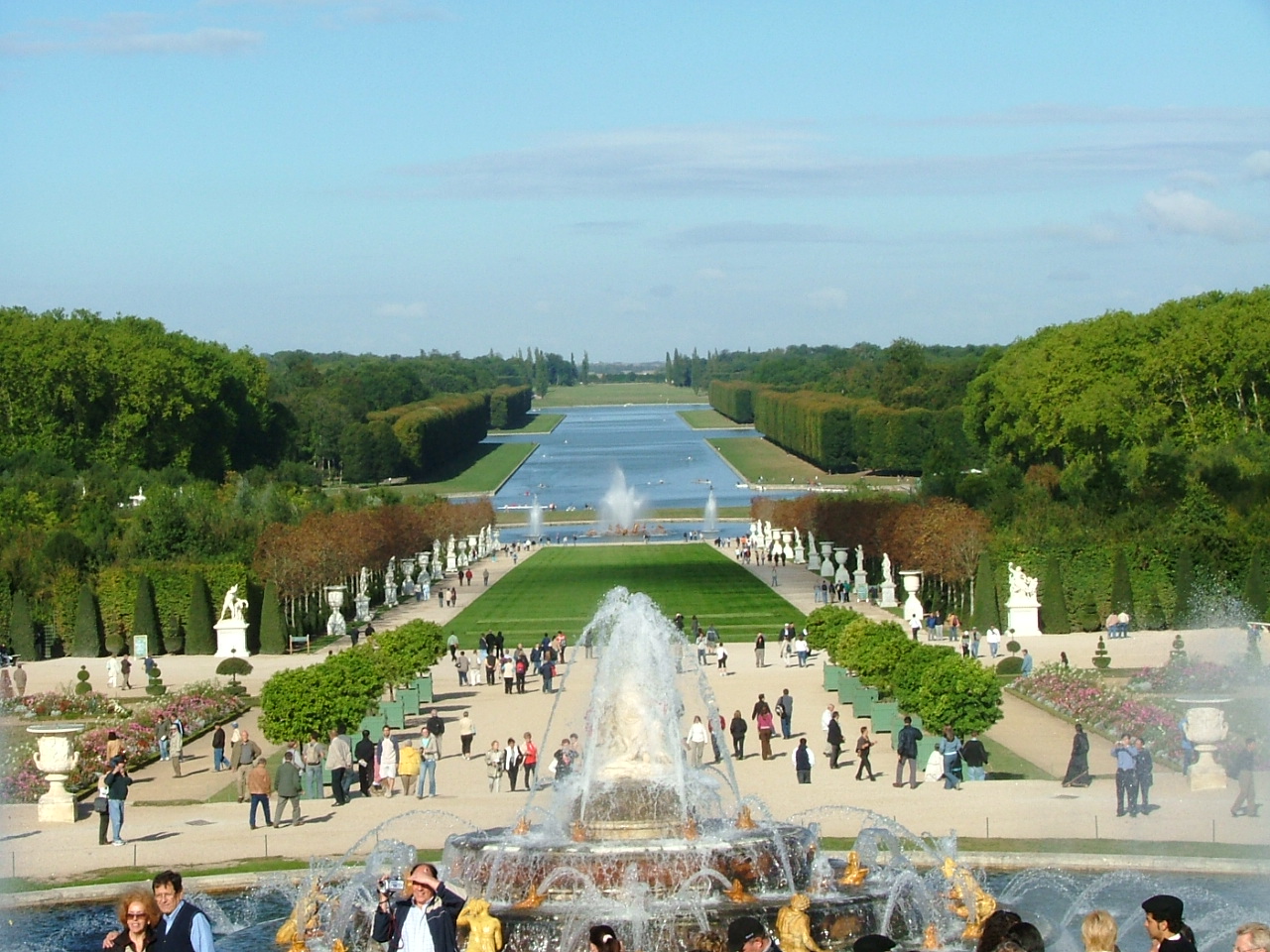 Версаль видео. Парк канал Версаль дворец. Большой канал Версальского парка. Версальский парк Северный партер. Малый парк Версаля.