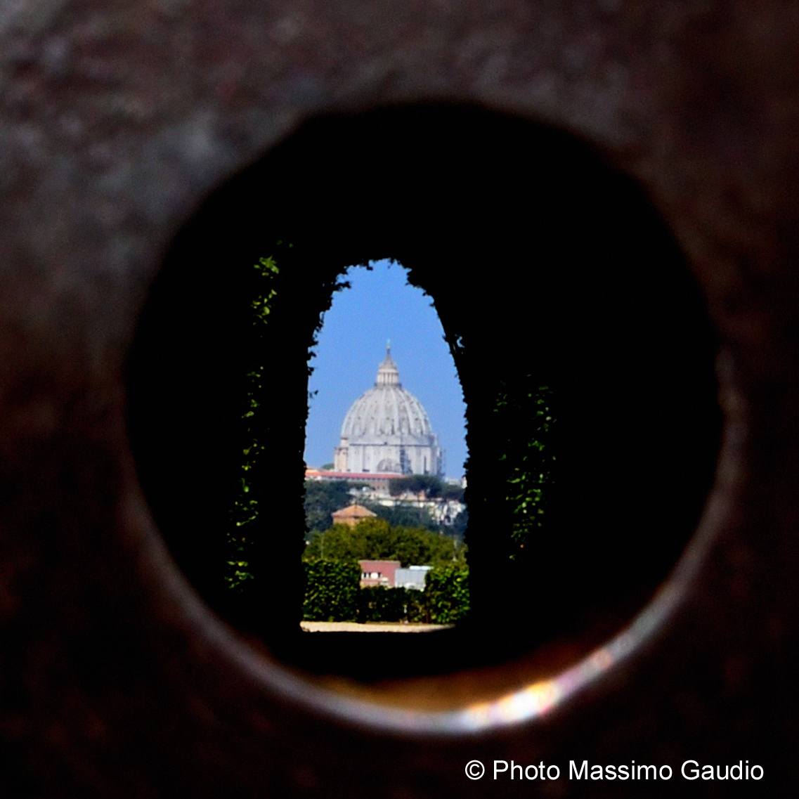 La Cupola di San Pietro dal Buco della Serratura