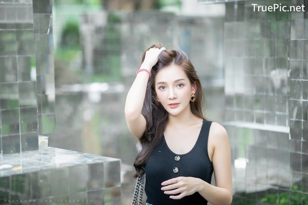 Image-Thailand-Model-Rossarin-Klinhom-Beautiful-Girl-Lost-In-The-Flower-Garden-TruePic.net- Picture-13