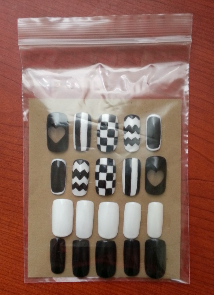Gel nail art NYC 020 Black & white striped pattern (example Themes