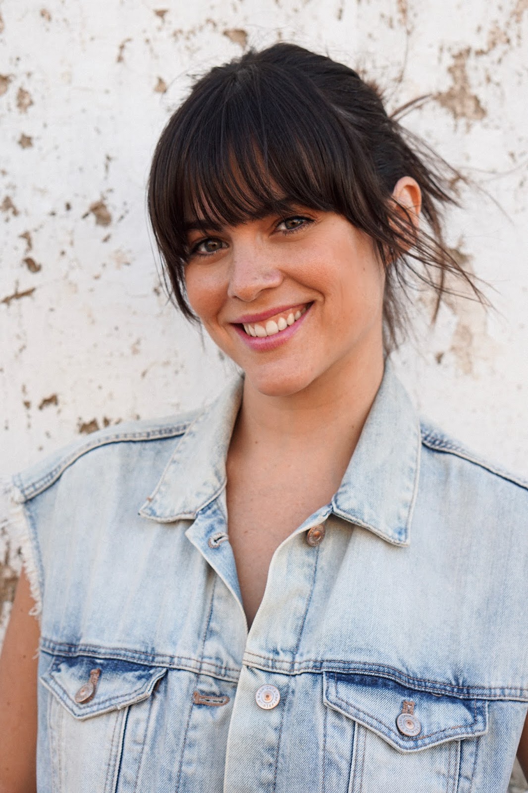 Cristina Abad juventud y valía en Servir y Proteger Suits & Shirts