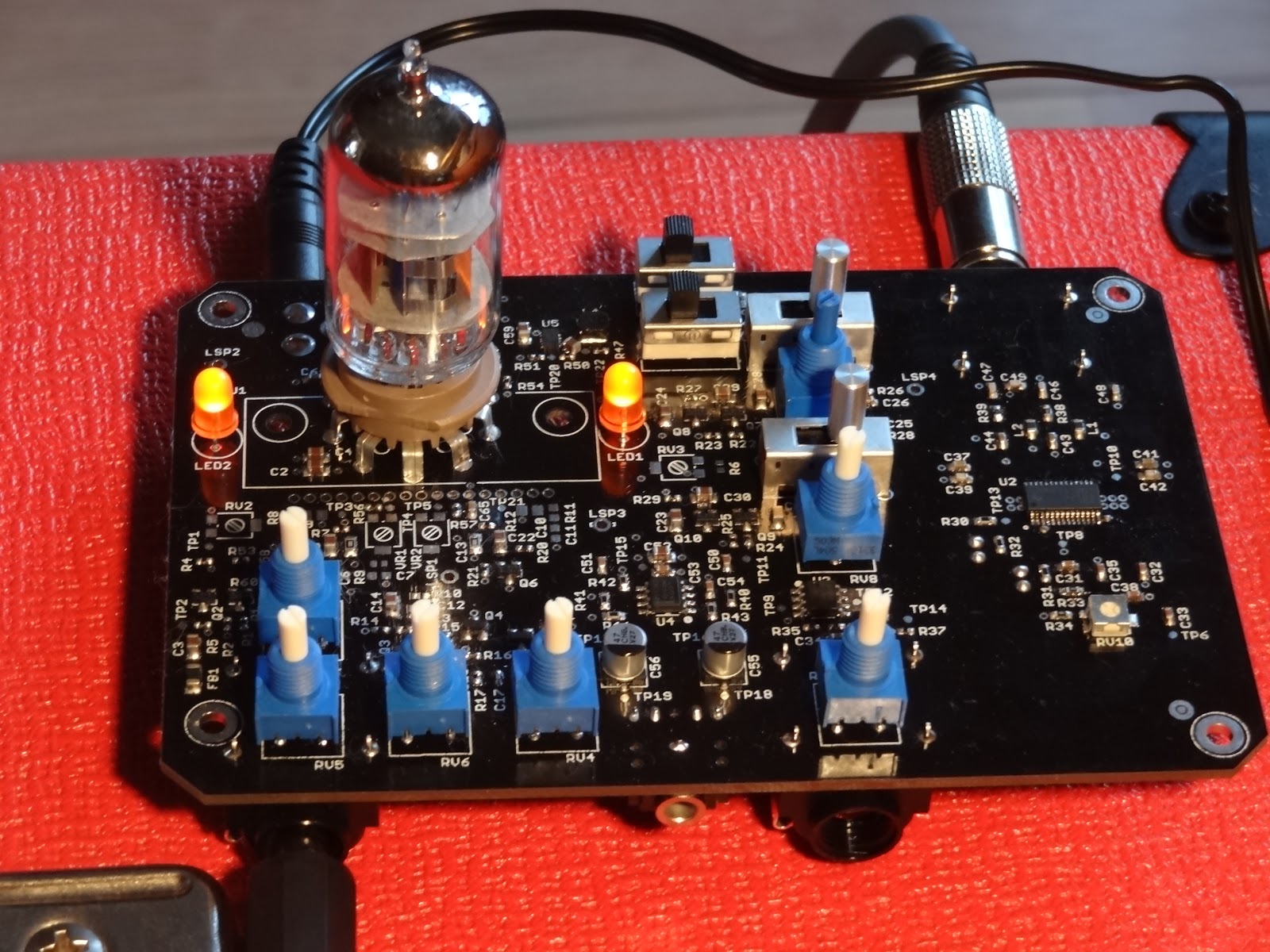 Rezzonics Nutube 6P1 vs 12AX7 tube Hybrid Amplifier (5)