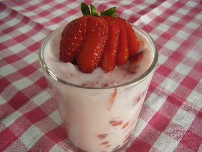  VASITO DE QUESO Y FRESAS 