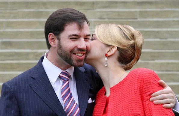 Princess Stephanie and Prince Guillaume wedding ceremony, wedding dress and wedding diamond rings