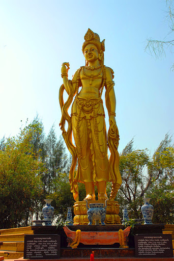 Phra Mae Kwan Im - พระแม่กวนอิม: Thai Buddhist Goddess of Mercy and Compassion