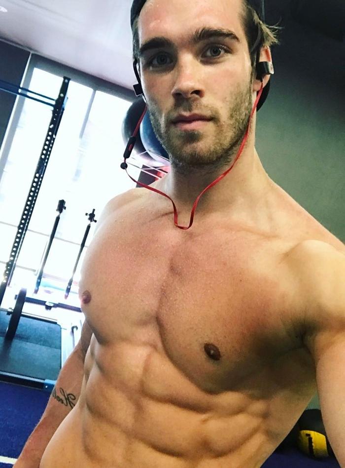 attractive-shirtless-male-model-abs-selfie