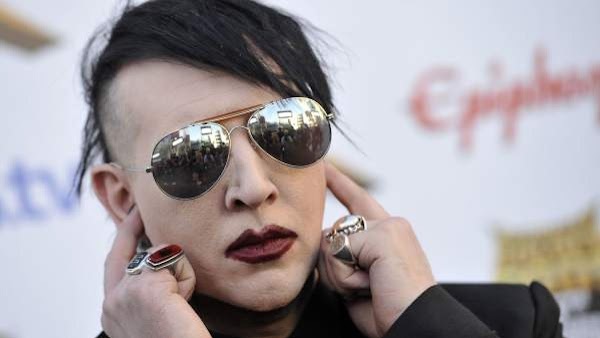  Marilyn Manson se entregaría a la Policía para responder por agresión contra fotógrafa