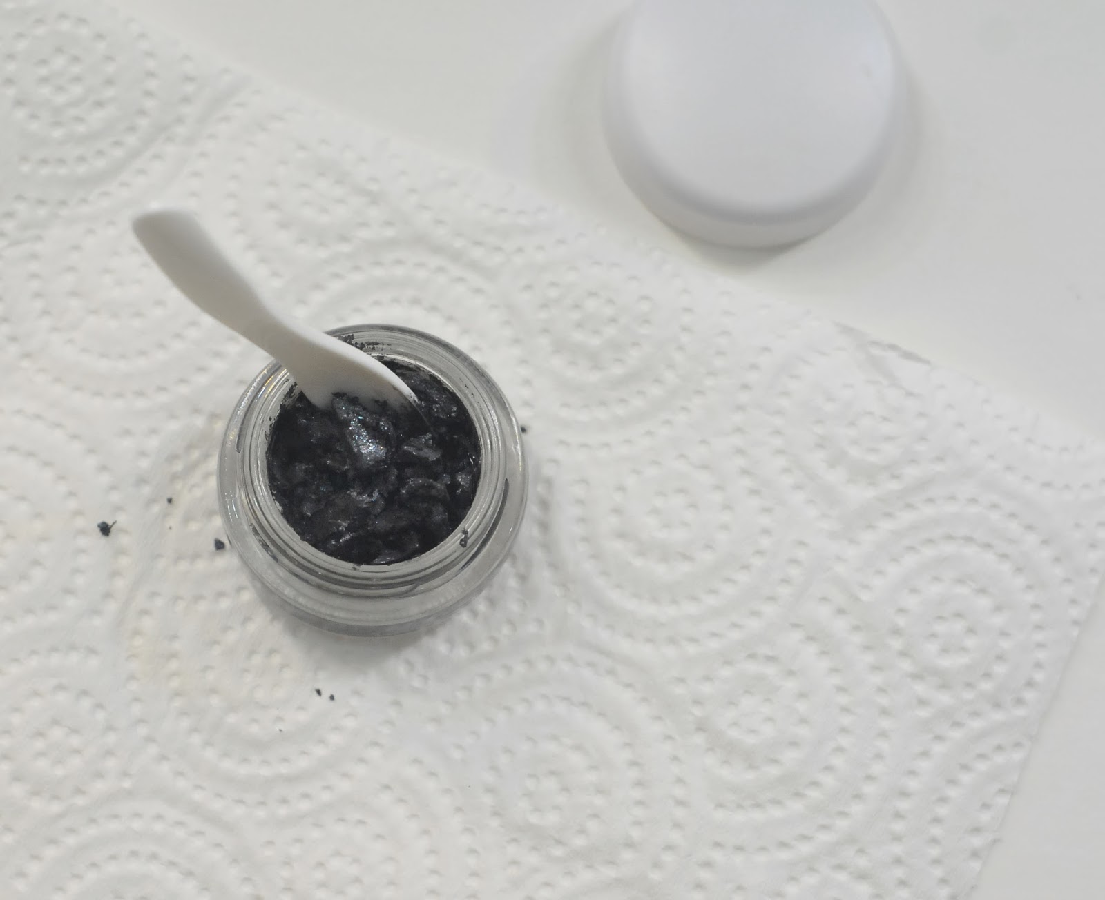 QUIRKYLIPPY Reviving my dried out MAC Paint Pots