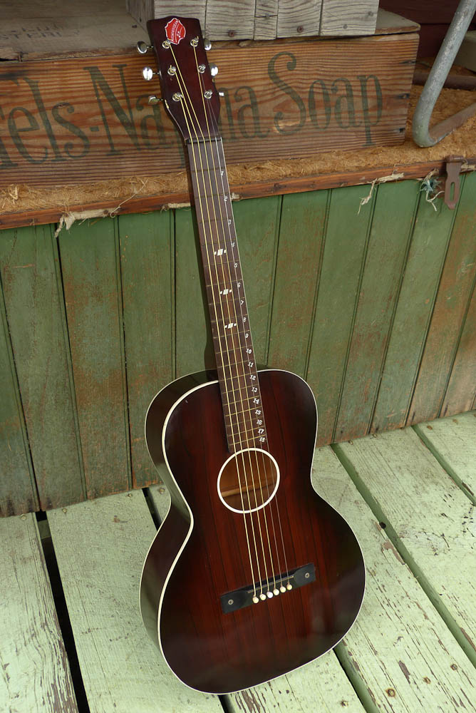 c.1935 Regalmade Milwaukeean Hawaiian Guitar