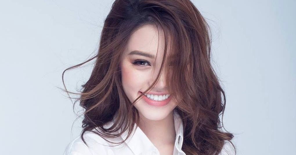 Hot girl…Jolie Nguyen –