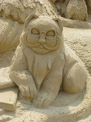 escultura de arena -gato