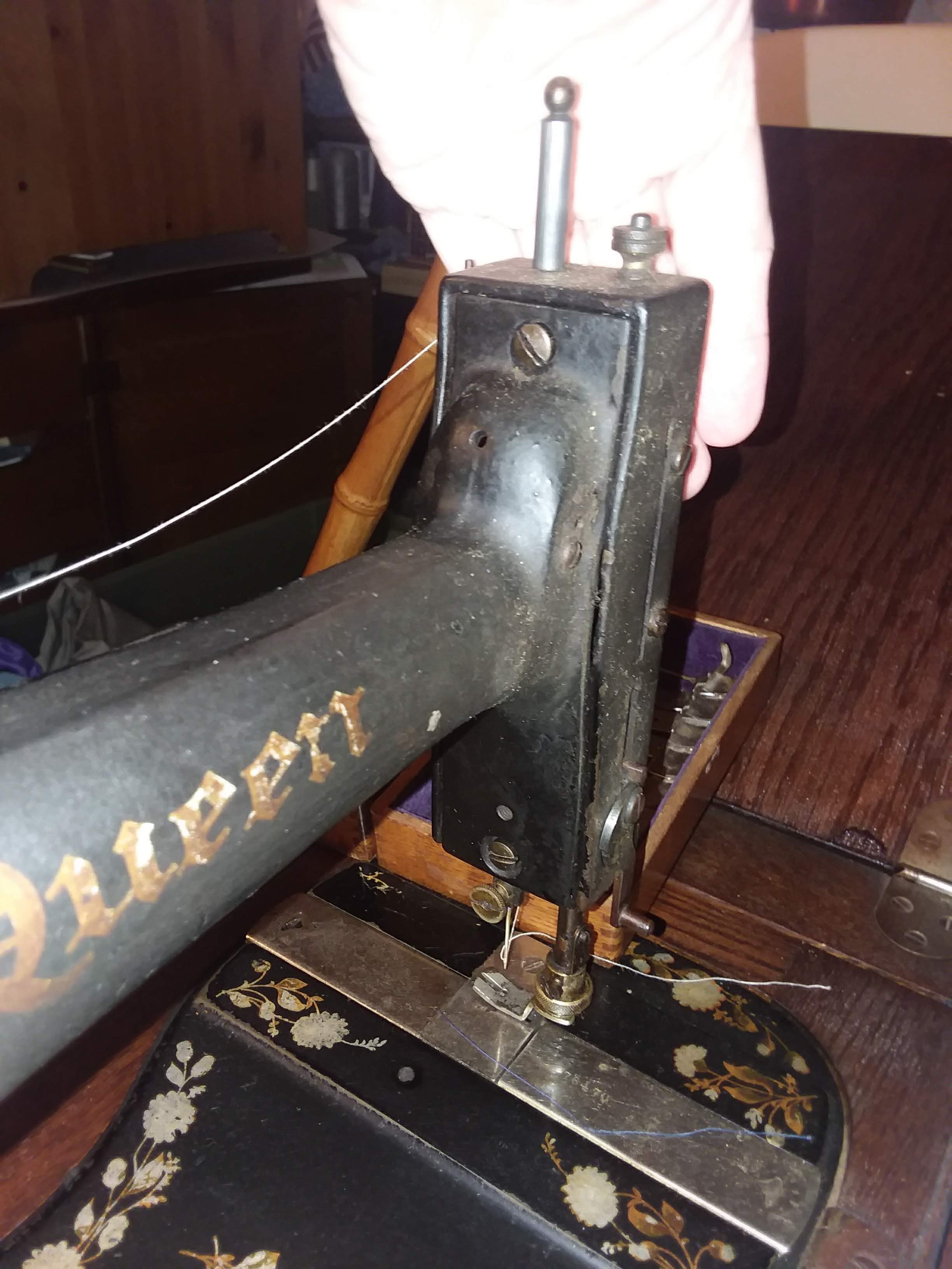 Queen Fiddle Base Vibrating Shuttle Treadle Sewing Machine by White