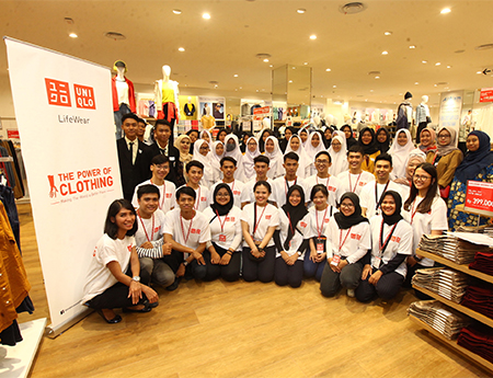 Lowongan Kerja Store Staff Uniqlo Lulusan Sma Smk Agustus 2019 Karir My Id