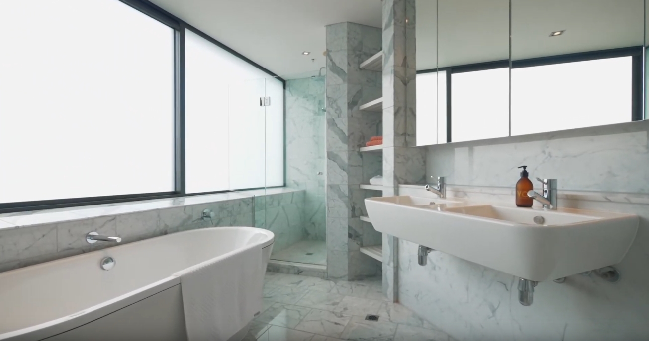 18 Photos vs. 1905/26 Albert St, Auckland, New Zealand Condo Interior Design Tour