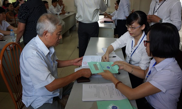Trường hợp nghỉ hưu trước tuổi không bị trừ tỷ lệ hưởng lương hưu Truong hop nghi huu truoc tuoi khong bi tru ty le huog luong huu