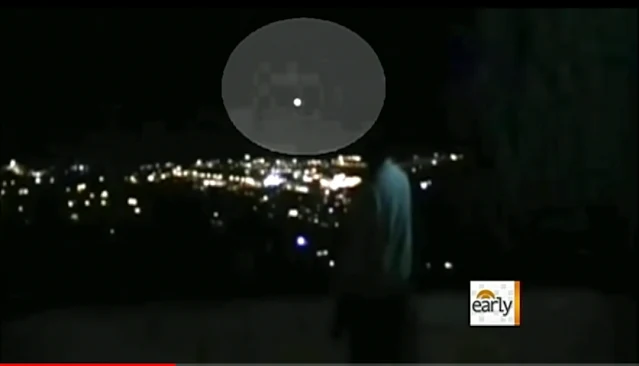 We can see the UFO descending on the Dome of the rock.