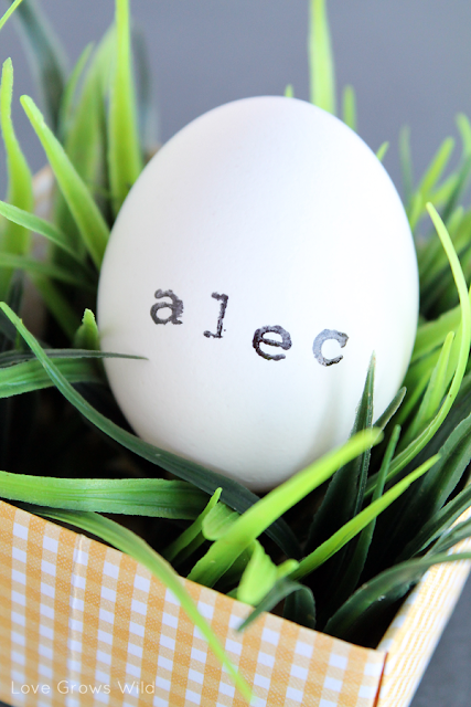 Stamped Egg Place Cards for Spring and Easter by Love Grows Wild www.lovegrowswild.com #easter #spring #decor