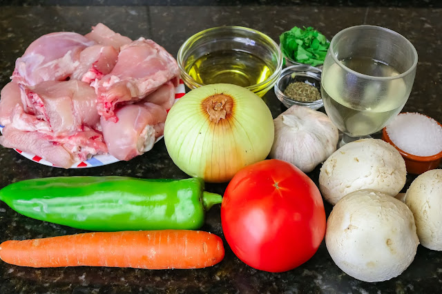 Imagen de ingredientes de pollo guisado con verduras