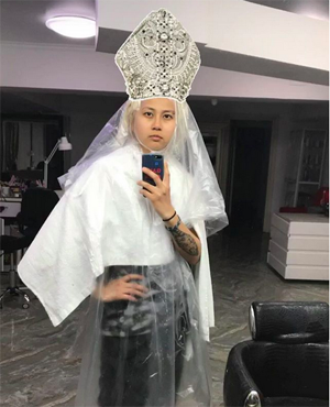 Eldana Satybaldieva four eyes kyrgyz vlogger, kyrgyzstan art craft tours, kyrgyzstan small group tours
