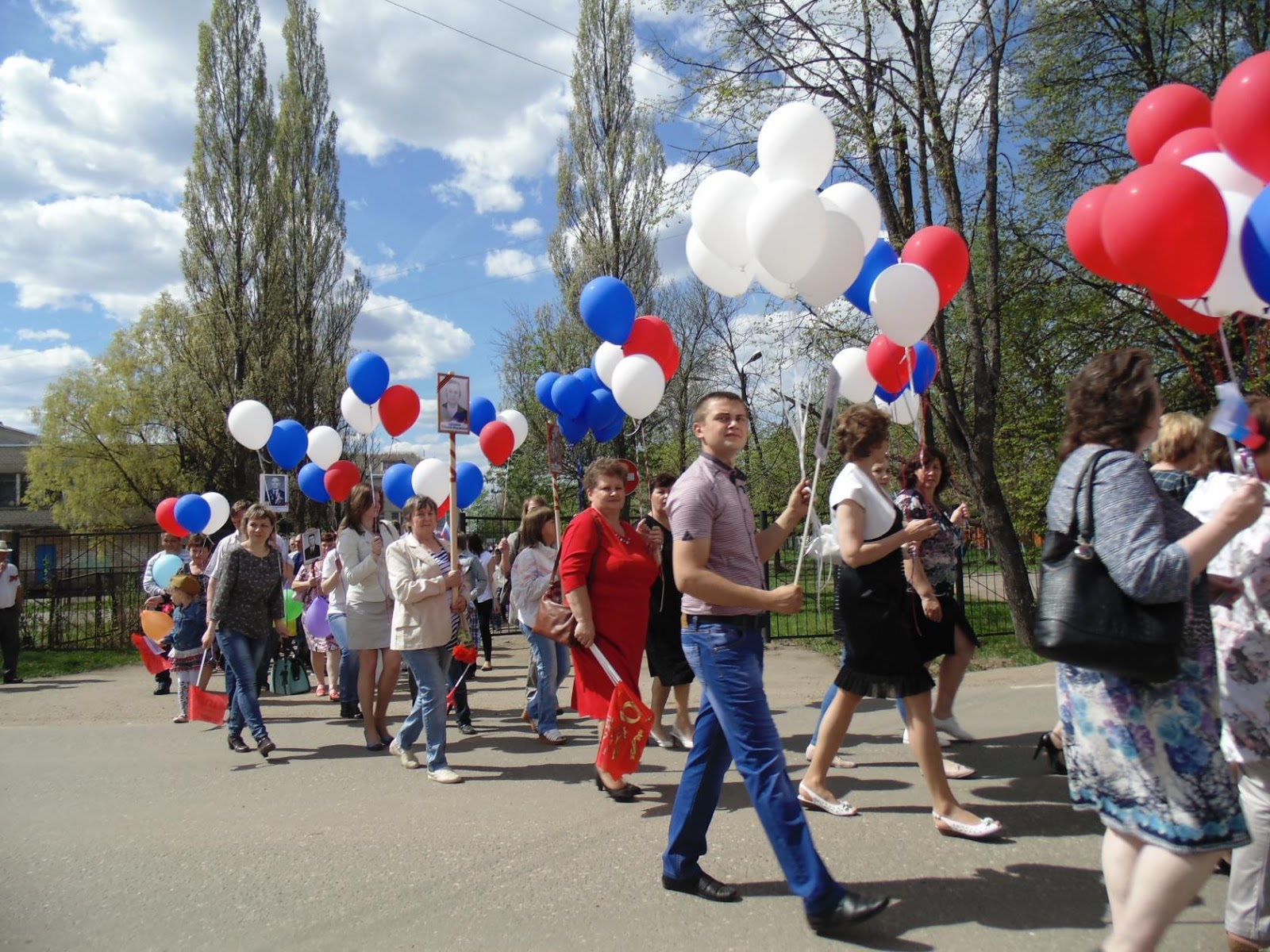 Погода петровске по часам. Погода в Петровске на 1 мая. Праздник сегодня в честь скиткино видео в Петровске.