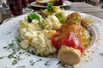 2 Days in Berlin: Currywurst at Metzer Eck in Prenzlauer Berg