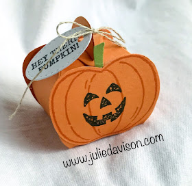 Stampin' Up! Harvest Hellos Halloween Pumpkin Mini Curvy Keepsake Box ~ CASEd from Susan Campfield ~ www.juliedavison.com