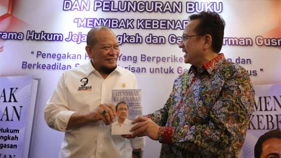 Lanyalla saat peluncuran buku mantan Ketua DPD RI%252C Irman Gusman