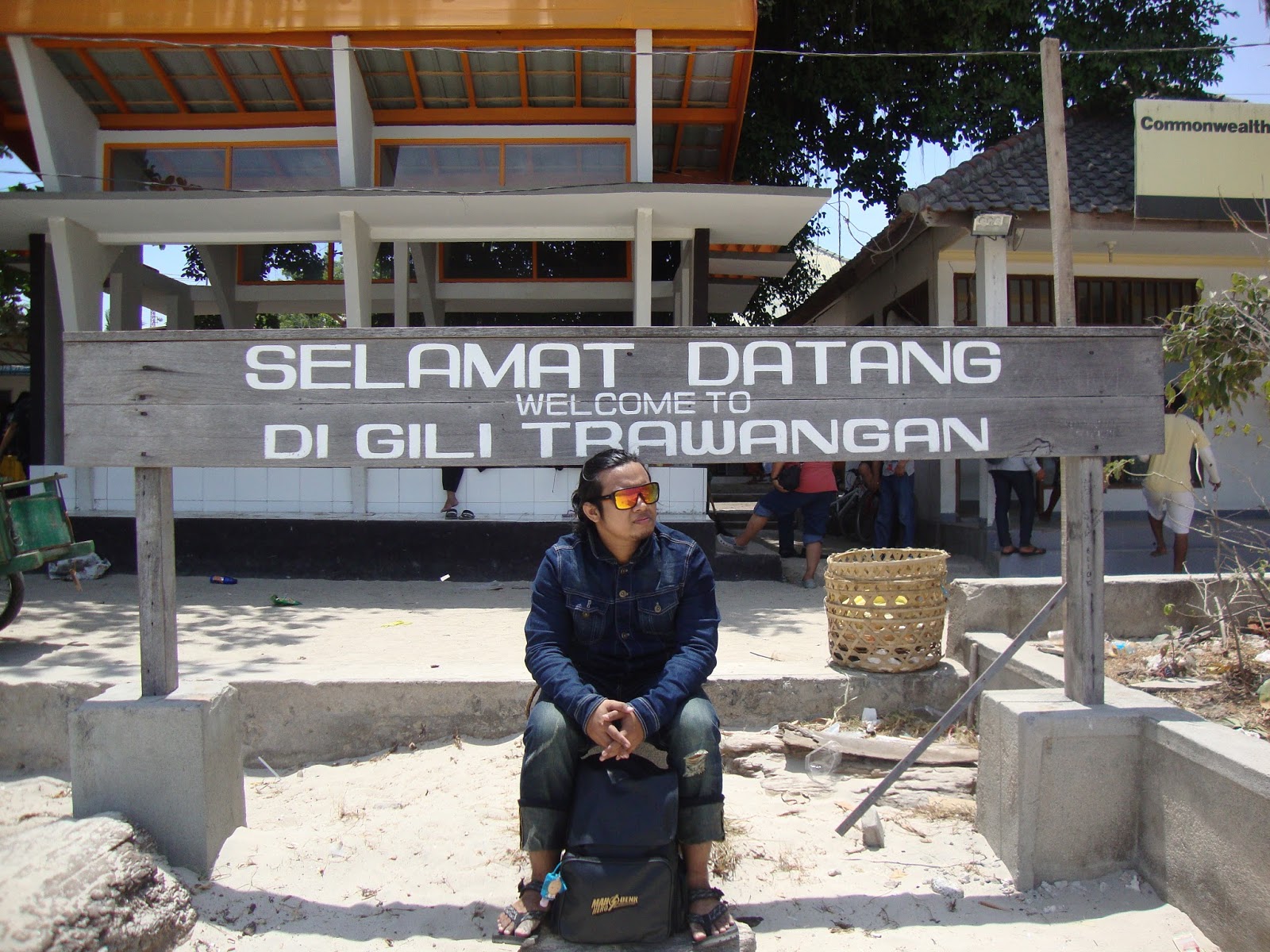 Lombok Gudang Budaya Dan Mutiara Surfing Republic