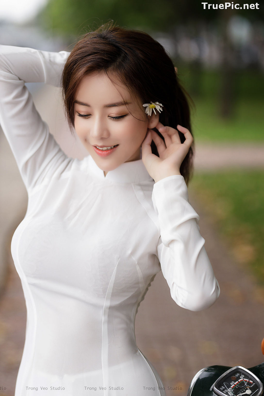 Image The Beauty of Vietnamese Girls with Traditional Dress (Ao Dai) #1 - TruePic.net - Picture-28