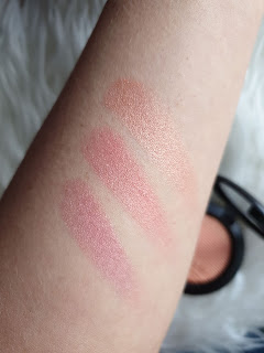 Extradimension blush MAC COSMETICS