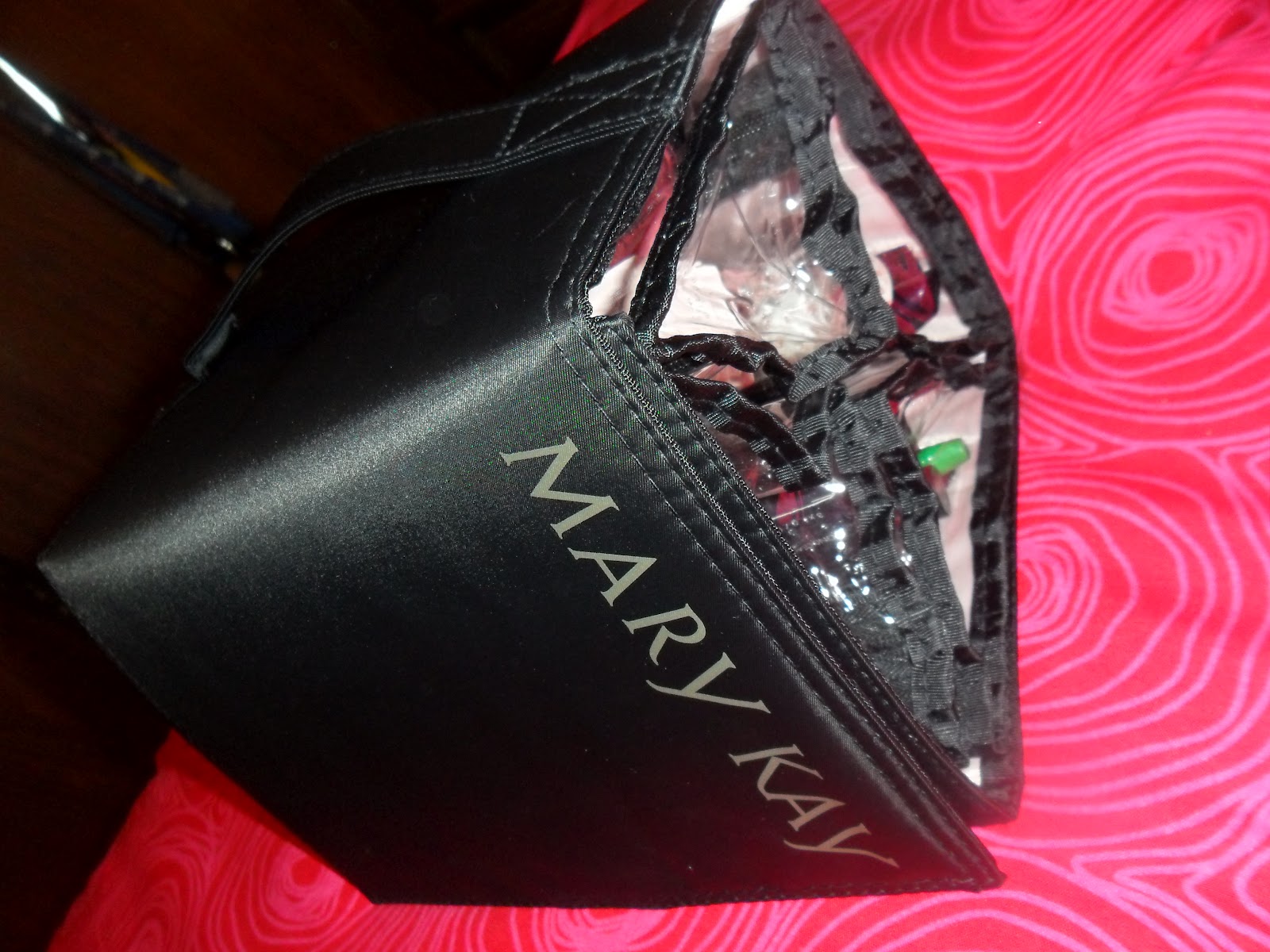 Le C'est Chic! Travel Roll Up Bag Mary Kay