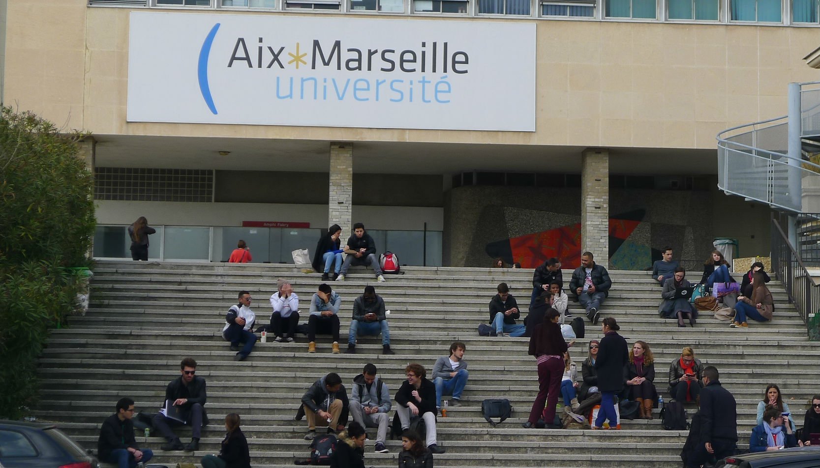 لكل الطلاب اعلان عن منح دراسية للماجستير والدكتوراه في جامعة إيكس مرسيليا بفرنسا 2021