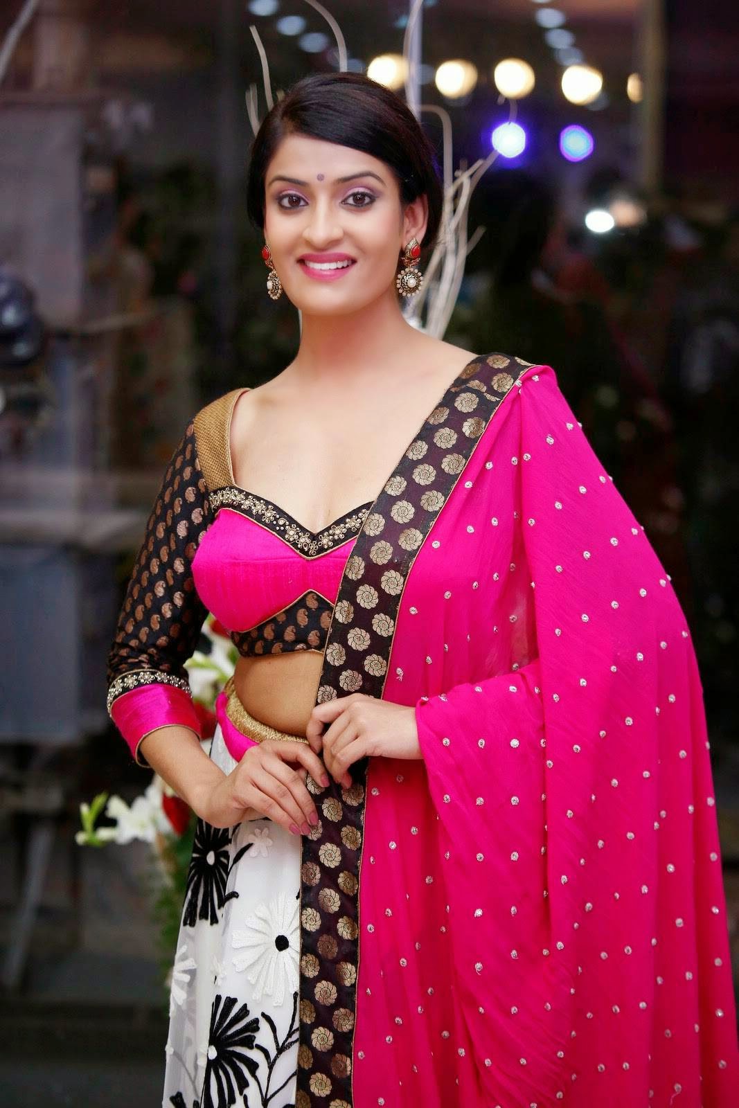 Actress Akanksha Latest Photo Gallery - Cine Gallery
