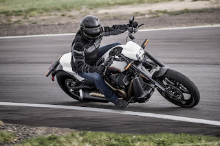 HARLEY-DAVIDSON-CURVA-BLANCA HARLEY-DAVIDSON-CURVA-BLANCA