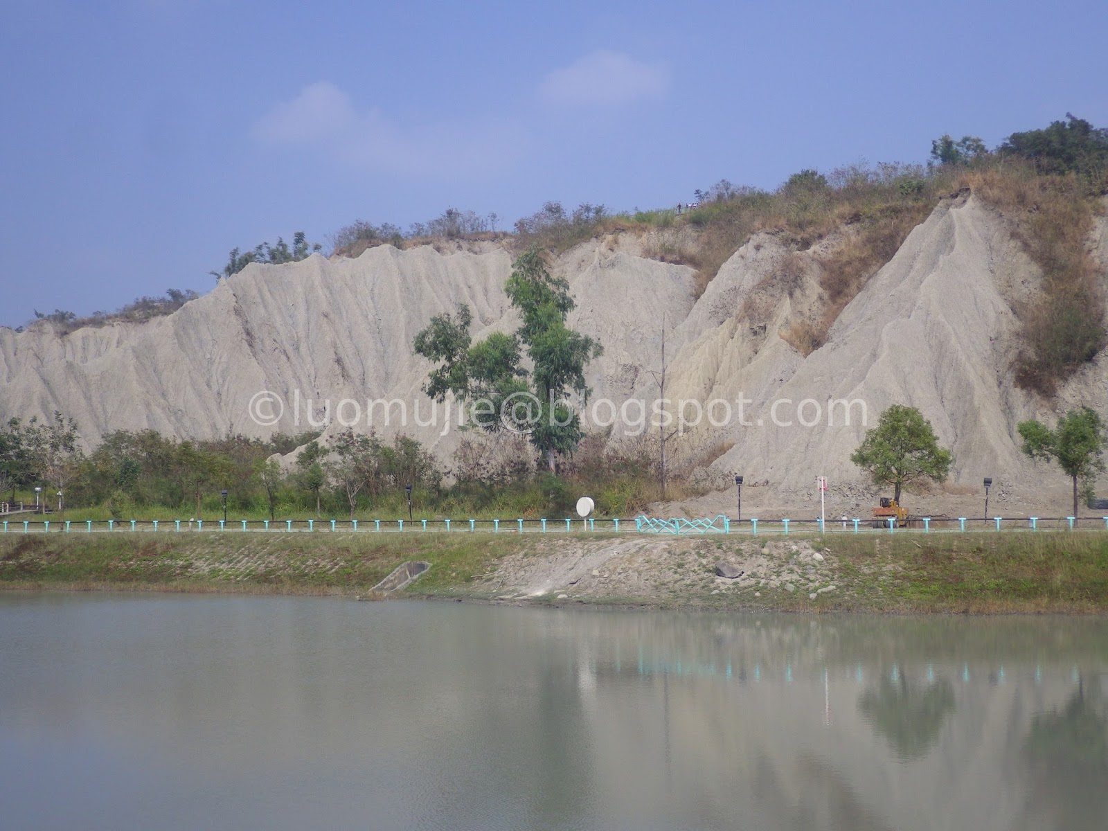Kaohsiung (高雄) Tianliao Moon World Landscape Park (田寮月世界地景公園) To