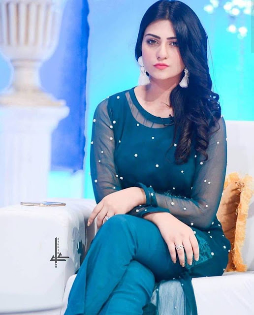 Sarah%2BKhan%2B%252813%2529
