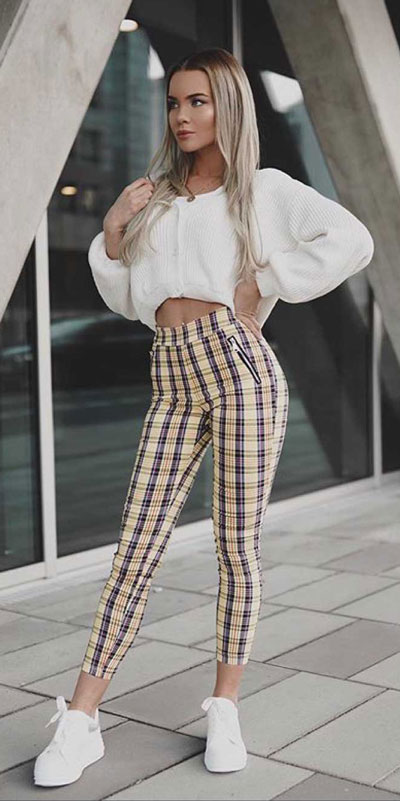 Are you looking for cute summer style? Have a look at these cute summer outfits to stand out from the crowd. Summer Fashion via higiggle.com | top + check pants | #summer #summeroutfits #cute #pants