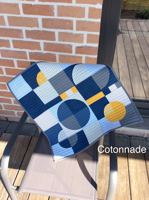 Small quilt made by Thérèse @cotonnade - Hand applique curves Small quilt made by Thérèse @cotonnade - Hand applique curves