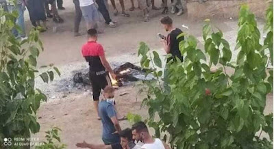 الجزائر و بالفيديو..مقتل شاب بريء و حرق جثته بتهمة إشعال الحرائق يثير الصدمة...