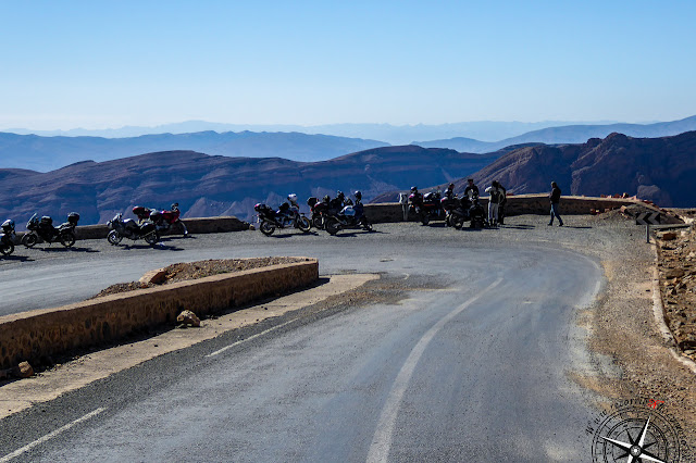 Al mirador del Tizi-Tirherhouzin