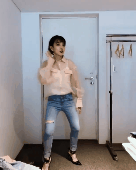 868ac15ba46d2547b6d126babe4b29a6.gif
