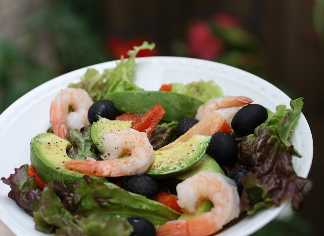 Ensalada de Lechuga con Camarones.