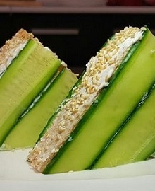 buterbrodi-s-ogurcom-i-seledkoi buterbrodi-s-ogurcom-i-seledkoi