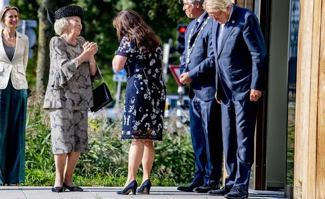 Princess Beatrix wore a grey embroidered print outfit, top and skirt at the opening of Safe Veste in Capelle aan den IJssel
