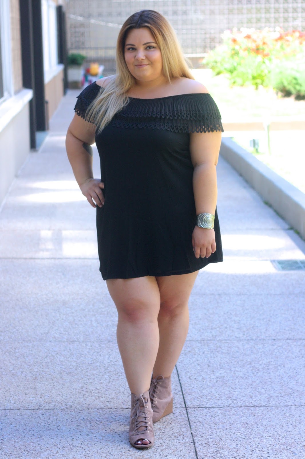 Perfectly Priscilla, natalie in the city, natalie craig, plus size fashion blogger, off the shoulder dress, latina, chicago fashion blogger, plus size fashion, plus size off the shoulder, Forever 21 plus